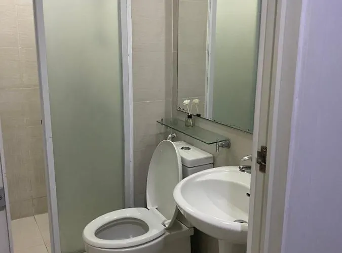 Azure Deluxe Beachview Apartment Manila