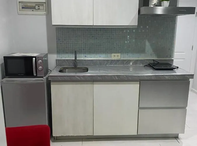 Azure Deluxe Beachview Apartment Manila