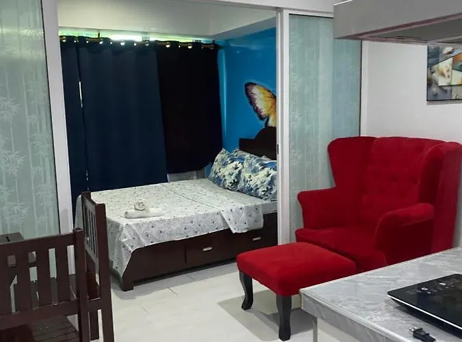 Azure Deluxe Beachview Apartment Manila