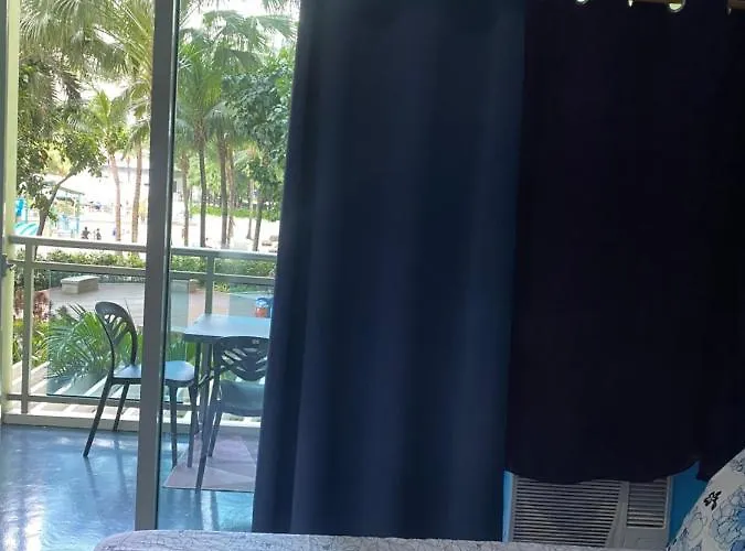 Azure Deluxe Beachview Apartment *